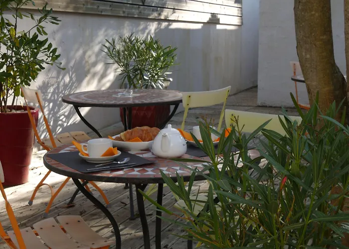 Savary 2* La Rochelle (Charente-Maritime)