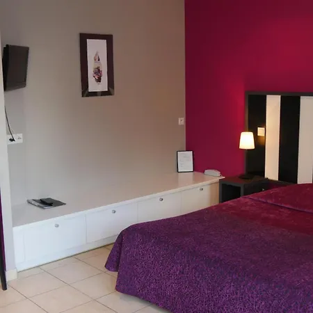 Szálloda Savary La Rochelle