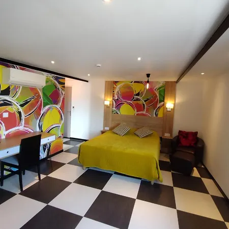 Savary Hotel 2*
