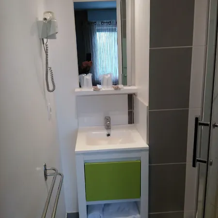 Szálloda Savary 2*