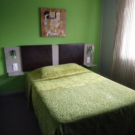Savary Hotel 2*