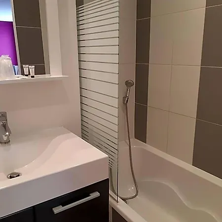 Savary Hotell