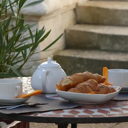 Hotel Savary La Rochelle (Charente-Maritime)