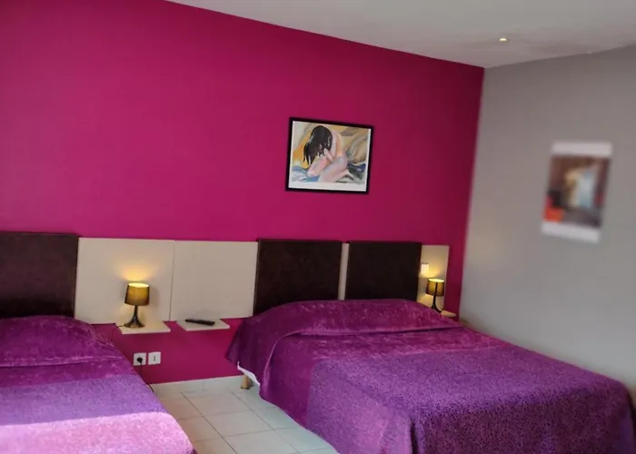 Savary 2* La Rochelle (Charente-Maritime)