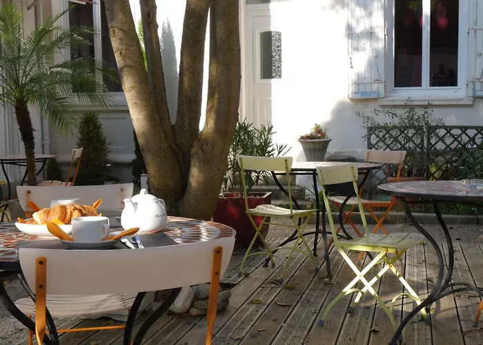 Savary 2* La Rochelle (Charente-Maritime)