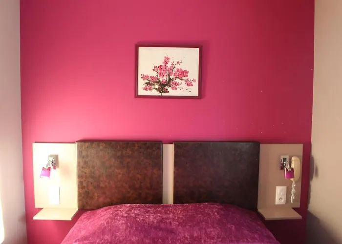 Savary 2* La Rochelle (Charente-Maritime)