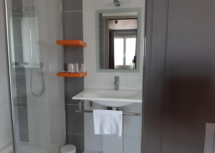 Savary 2* La Rochelle (Charente-Maritime)